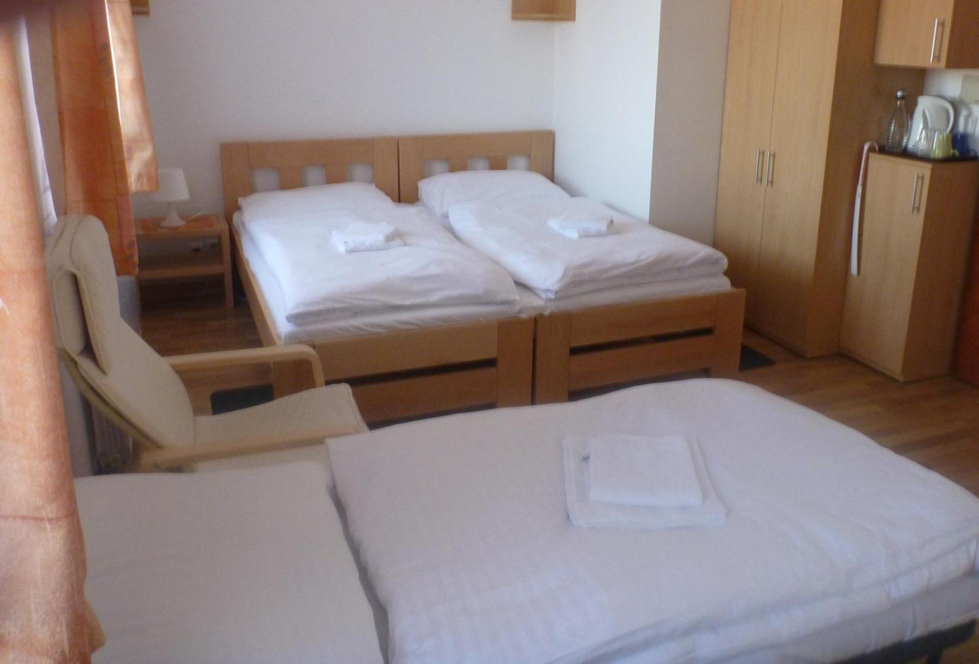 Hotel Garni Rambousek Prague Extérieur photo