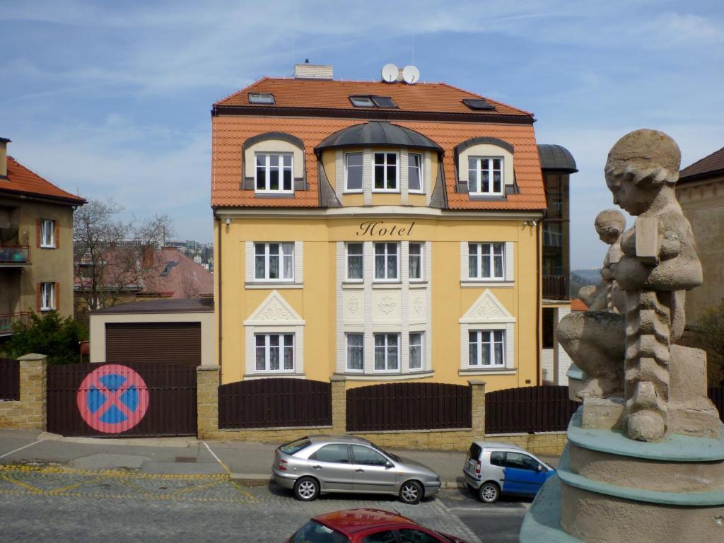 Hotel Garni Rambousek Prague Extérieur photo