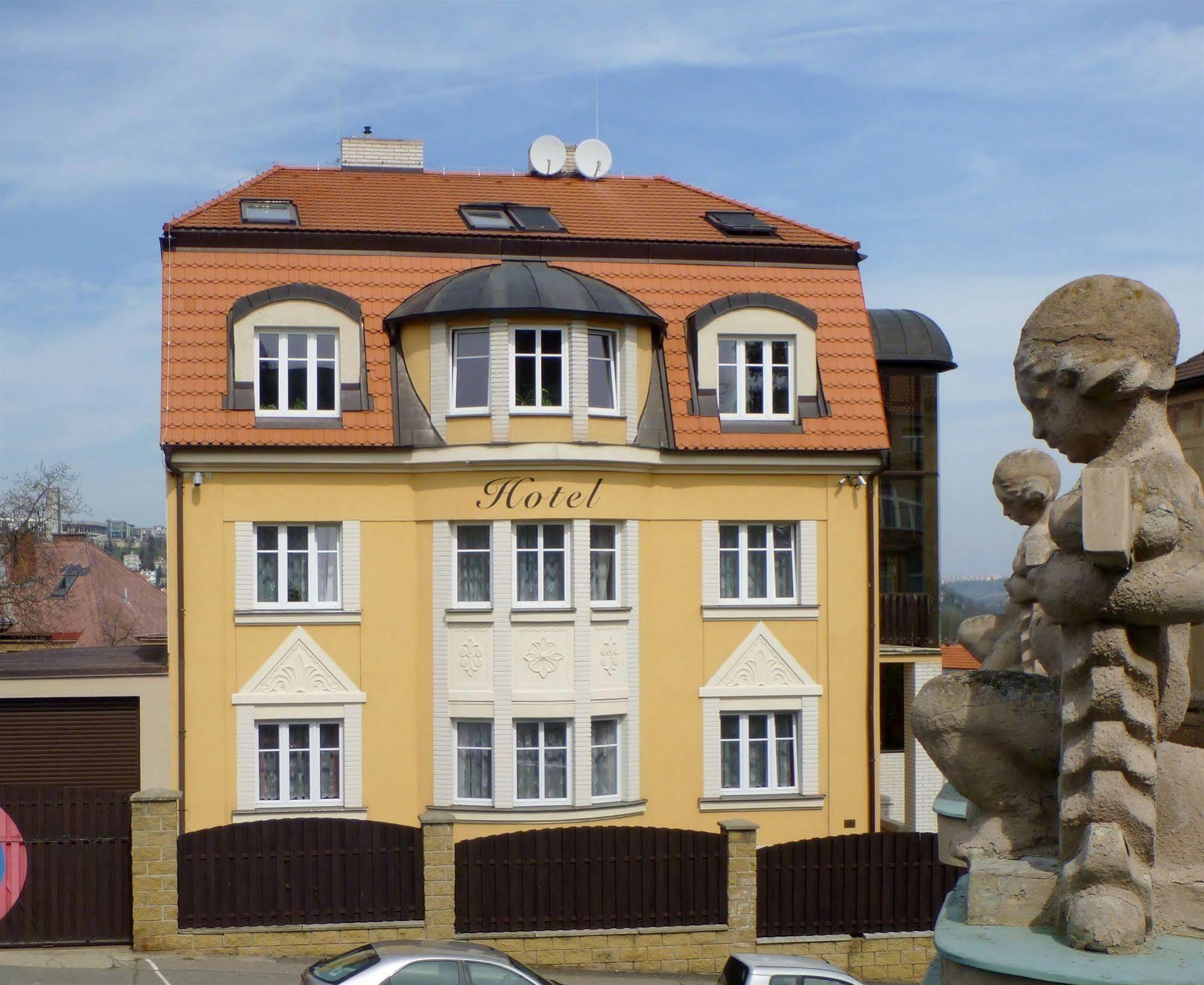 Hotel Garni Rambousek Prague Extérieur photo